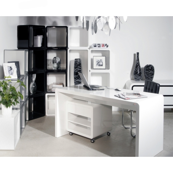 U Shape Boss Table Manager Desk in Office